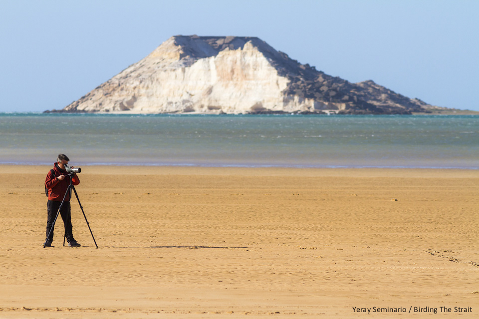Access to the shore of Dakhla Bay from the hotel and views of Dragon Island